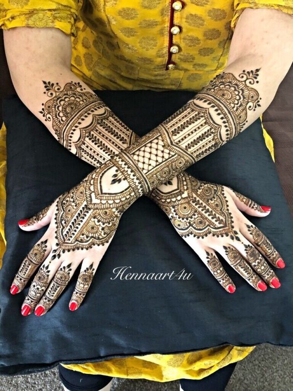 Professional Henna/ Mehndi Artist